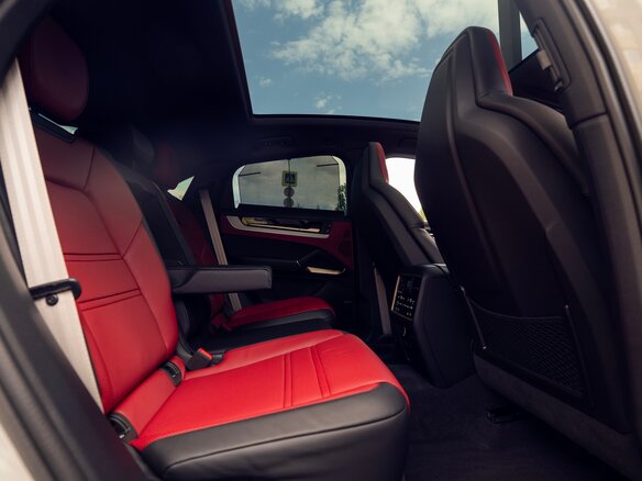 2024 Porsche Cayenne Coupé III Рестайлинг, серый, 14900000 рублей - вид 24
