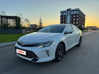 2017 Toyota Camry VII (XV50) Рестайлинг 2, белый, 2000000 рублей, вид 5