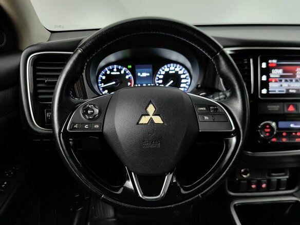 2018 Mitsubishi Outlander III Рестайлинг 2, чёрный, 1735000 рублей - вид 10