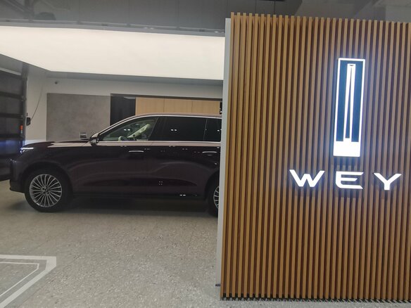 2026 Wey V9X, пурпурный, 9699000 рублей - вид 4