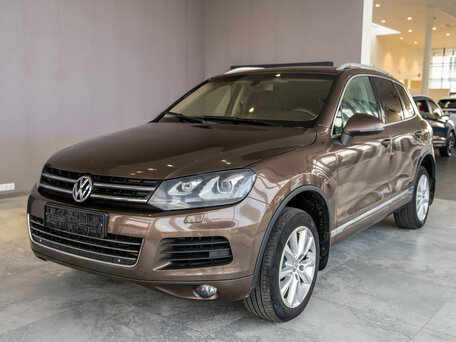 2013 Volkswagen Touareg II, коричневый, 2950000 рублей, вид 3