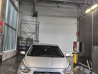 2011 Hyundai Solaris I, серебристый, 750000 рублей, вид 3