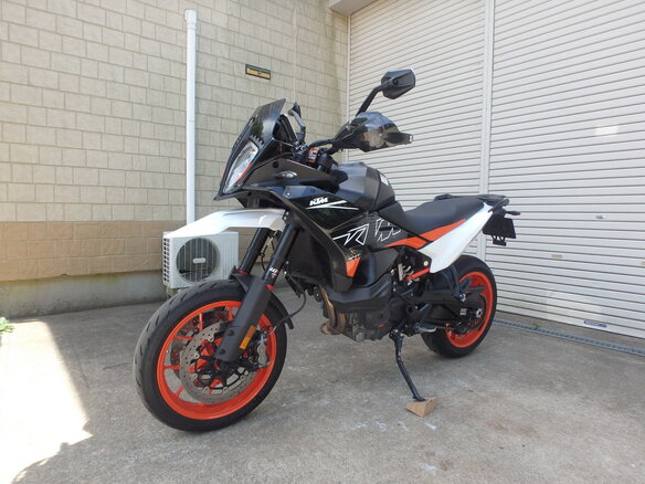 2023 KTM 890 SMT, чёрный, 1200000 рублей - вид 9