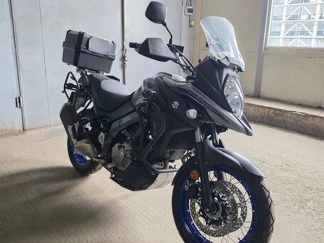 2021 Suzuki V-Strom DL 650, серебристый, 915000 рублей, вид 4
