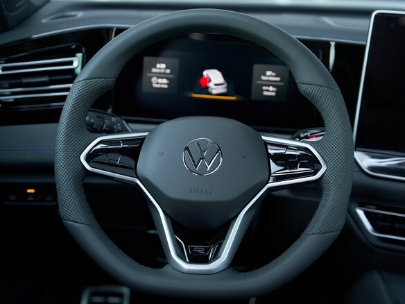 2026 Volkswagen Tiguan L Pro III (China Market), серый, 5149900 рублей - вид 17