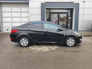 2015 Hyundai Solaris I Рестайлинг, чёрный, 789000 рублей, вид 4