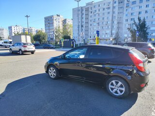 2013 Hyundai Solaris I, чёрный, 920000 рублей, вид 3