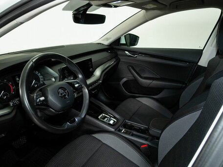 2021 Skoda Octavia IV (A8), белый, 2348000 рублей, вид 5