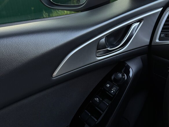 2018 Mazda 3 III (BM) Рестайлинг, чёрный - вид 8