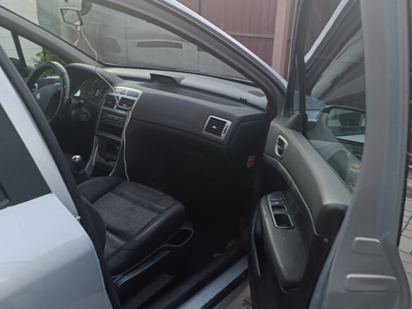 2004 Peugeot 307 I, серебристый, 430000 рублей - вид 10