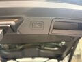2025 Land Rover Range Rover Velar I Рестайлинг, белый, 8990000 рублей - вид 9