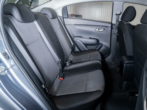 2019 Kia Rio IV, серый, 1520000 рублей - вид 6