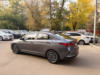 2022 Hyundai Solaris II Рестайлинг, серый, 1600000 рублей, вид 3