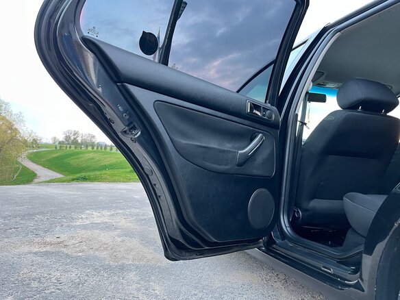 2001 Volkswagen Golf IV, чёрный, 450000 рублей - вид 11