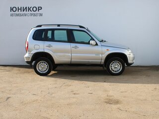 2010 Chevrolet Niva I Рестайлинг, серебристый, 329000 рублей, вид 4