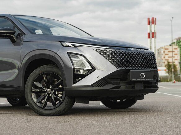 2025 Omoda C5 I Рестайлинг, серый, 2729000 рублей - вид 3