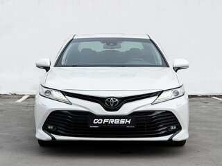 2019 Toyota Camry VIII (XV70), белый, 2920000 рублей, вид 3