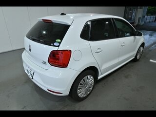 2015 Volkswagen Polo V Рестайлинг, белый, 610000 рублей, вид 3