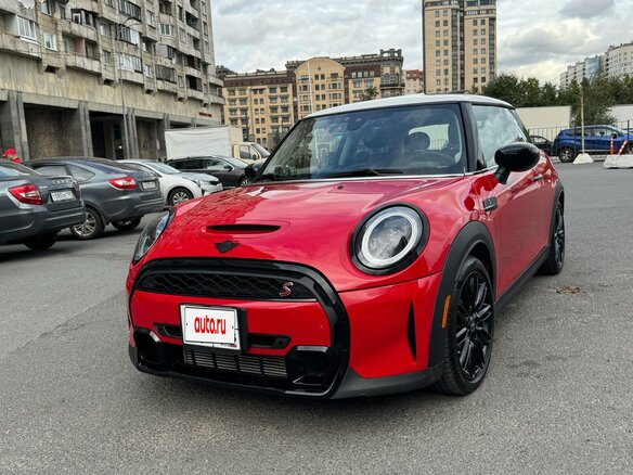2023 Mini Hatch Cooper S III (F55/F56) Рестайлинг 2, красный, 3999999 рублей - вид 1