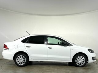 2015 Volkswagen Polo V Рестайлинг, белый, 960000 рублей, вид 5