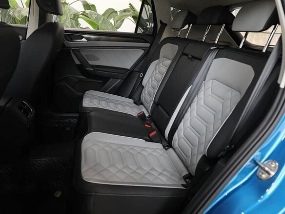 2023 Volkswagen Tayron I Рестайлинг, синий, 2740000 рублей - вид 12