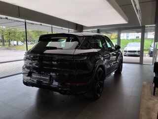 2026 Porsche Cayenne GTS III Рестайлинг, чёрный, 28980000 рублей, вид 5