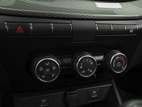 2024 Lada (ВАЗ) Vesta I Рестайлинг (NG), белый, 1258000 рублей - вид 12
