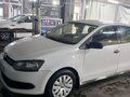 2016 Volkswagen Polo V Рестайлинг, белый, 380000 рублей - вид 4