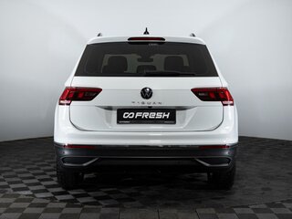 2021 Volkswagen Tiguan II Рестайлинг, белый, 2600000 рублей, вид 4