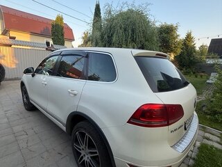 2011 Volkswagen Touareg II, белый, 1600000 рублей, вид 4