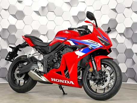 2026 Honda CBR 650R, красный, 1399000 рублей, вид 1