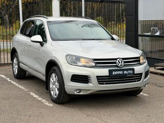 2011 Volkswagen Touareg II, серебристый, 2079000 рублей, вид 1