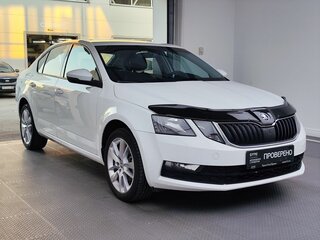 2017 Skoda Octavia III (A7) Рестайлинг, белый, 1999000 рублей, вид 3