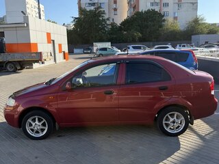 2004 Chevrolet Aveo I, красный, 275000 рублей, вид 1