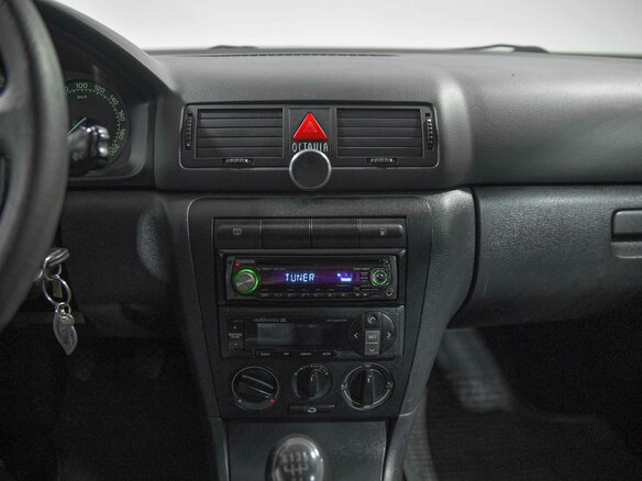 2007 Skoda Octavia I (A4) Рестайлинг, серебристый, 400000 рублей - вид 13