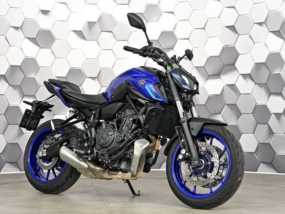2023 Yamaha MT-07 (FZ-07), синий, 899000 рублей