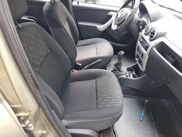 2013 Renault Logan I Рестайлинг, бежевый, 440000 рублей - вид 6