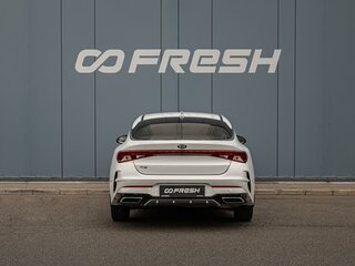 2021 Kia K5 III, белый, 2330000 рублей, вид 4