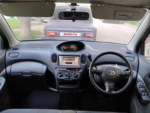 2002 Toyota FunCargo, серый, 380000 рублей - вид 9