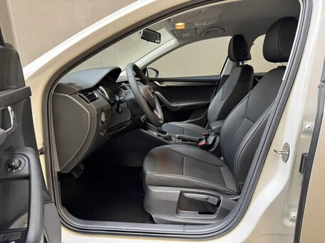 2021 Skoda Octavia III (A7) Рестайлинг, белый, 1577777 рублей, вид 5