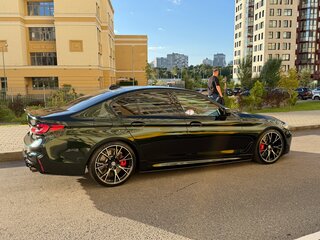 2019 BMW 5 серии 540i xDrive VII (G30/G31/G38), белый, 6199999 рублей, вид 3