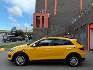 2018 Kia Rio X-Line IV, жёлтый, 770000 рублей, вид 4