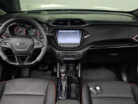 2023 Chevrolet TrailBlazer III, белый, 2398000 рублей, вид 4