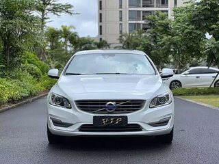 2018 Volvo S60 II Рестайлинг, белый, 1430000 рублей, вид 2