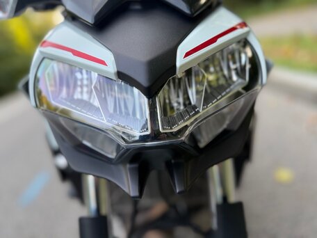2021 Kawasaki Z 650, белый, 690000 рублей, вид 5