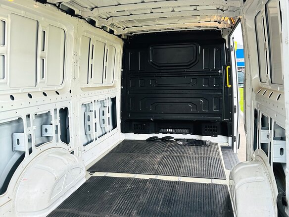 2019 Volkswagen Crafter, белый, 3100000 рублей - вид 15