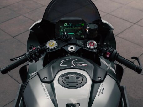 2026 BMW M 1000 RR, зелёный, 7990000 рублей, вид 4
