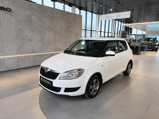 2012 Skoda Fabia II Рестайлинг, белый, 630000 рублей, вид 3
