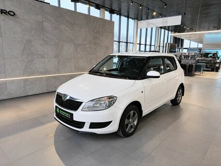 2012 Skoda Fabia II Рестайлинг, белый, 605000 рублей, вид 3