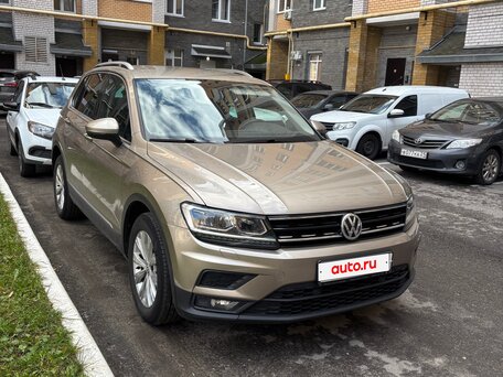 2018 Volkswagen Tiguan II, бежевый, 2100000 рублей, вид 2